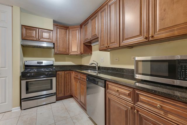 3100 Bayside Drive 3, Palatine, IL 60074
