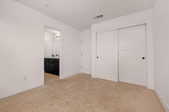 2520 S Spruce Street, Visalia, CA 93292