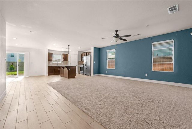 2520 S Spruce Street, Visalia, CA 93292