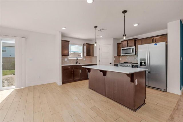 2520 S Spruce Street, Visalia, CA 93292