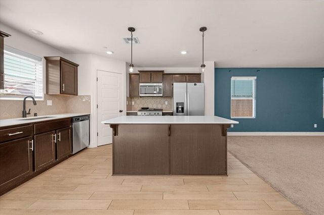 2520 S Spruce Street, Visalia, CA 93292