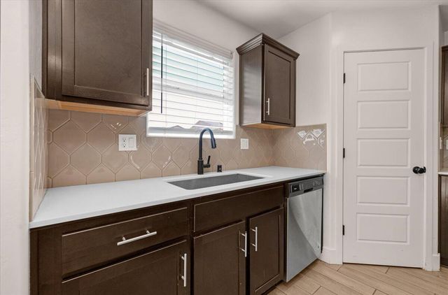 2520 S Spruce Street, Visalia, CA 93292