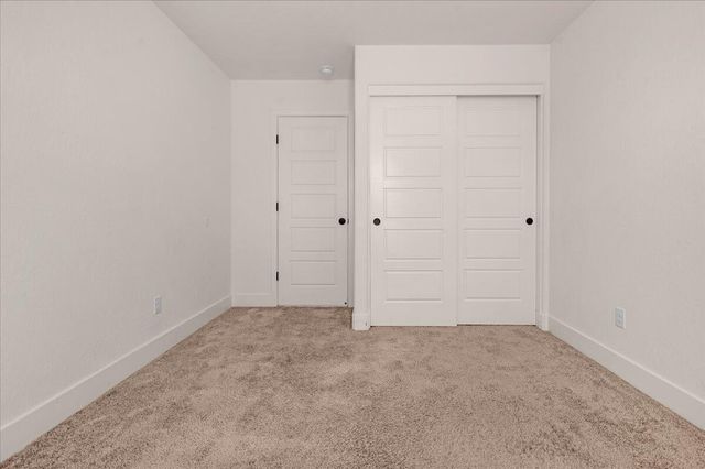 2520 S Spruce Street, Visalia, CA 93292