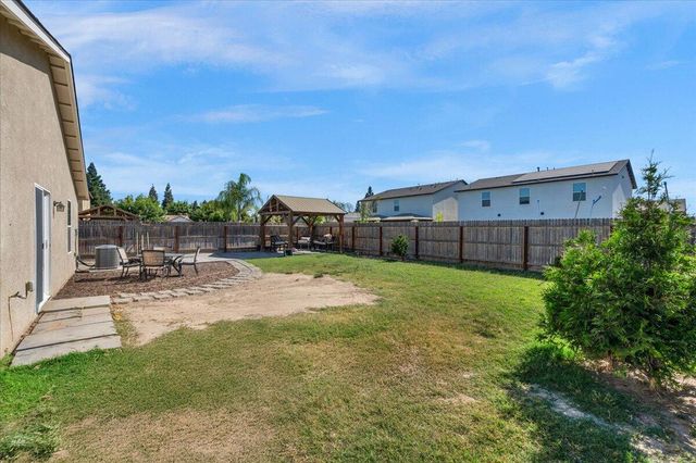 2520 S Spruce Street, Visalia, CA 93292