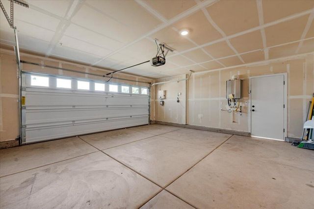 2520 S Spruce Street, Visalia, CA 93292