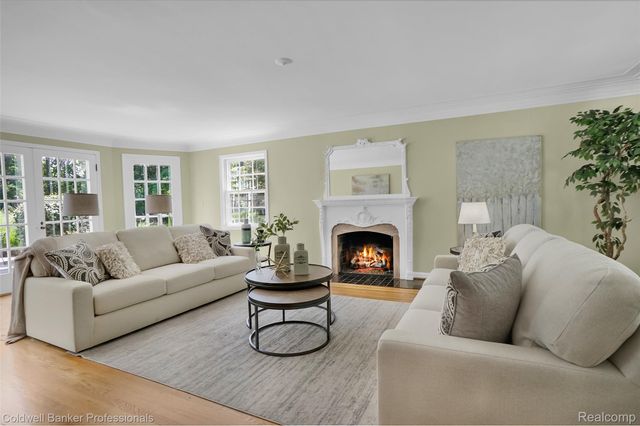 19905 Beverly Road, Beverly Hills Village, MI 48025