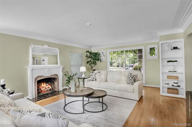 19905 Beverly Road, Beverly Hills Village, MI 48025