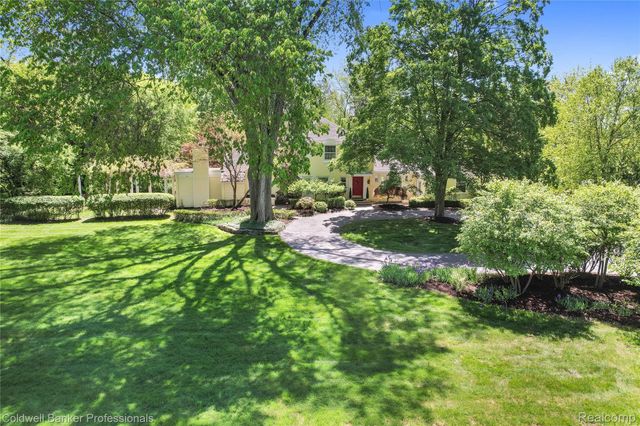 19905 Beverly Road, Beverly Hills Village, MI 48025