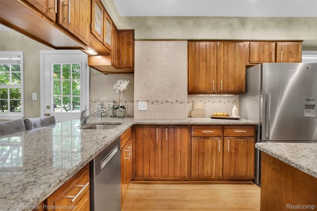 19905 Beverly Road, Beverly Hills Village, MI 48025