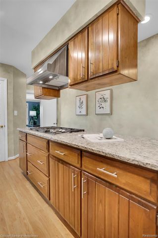 19905 Beverly Road, Beverly Hills Village, MI 48025