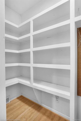 19905 Beverly Road, Beverly Hills Village, MI 48025