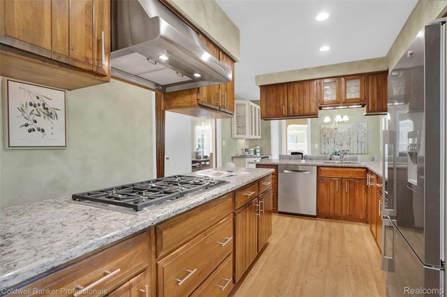 19905 Beverly Road, Beverly Hills Village, MI 48025