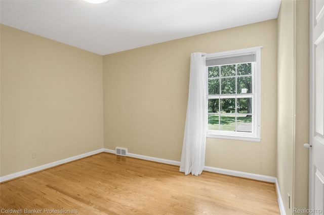 19905 Beverly Road, Beverly Hills Village, MI 48025