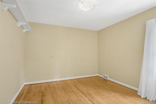 19905 Beverly Road, Beverly Hills Village, MI 48025