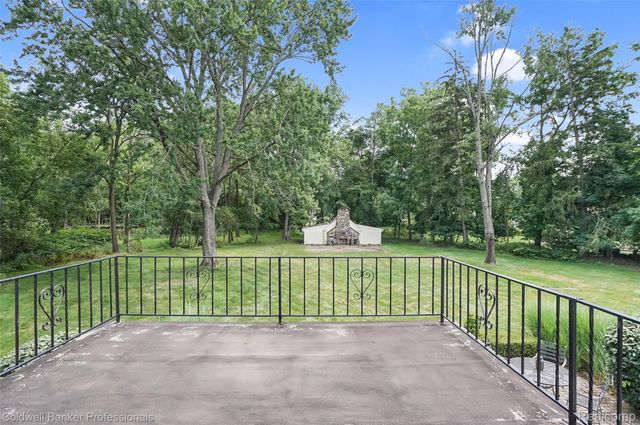 19905 Beverly Road, Beverly Hills Village, MI 48025