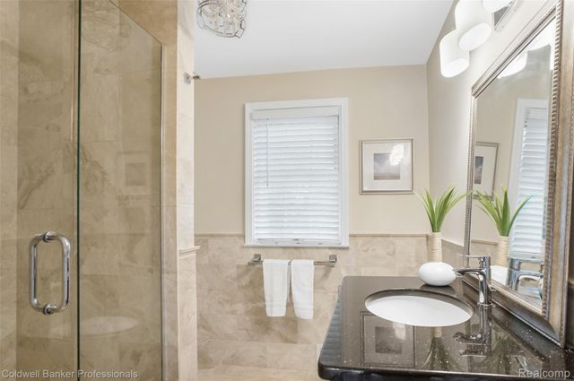 19905 Beverly Road, Beverly Hills Village, MI 48025