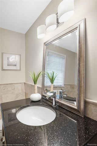 19905 Beverly Road, Beverly Hills Village, MI 48025