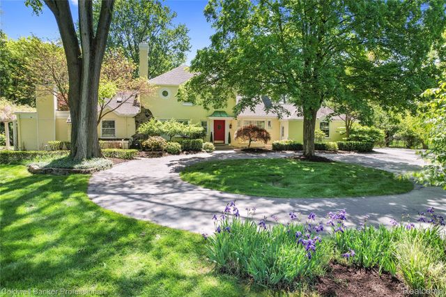 19905 Beverly Road, Beverly Hills Village, MI 48025