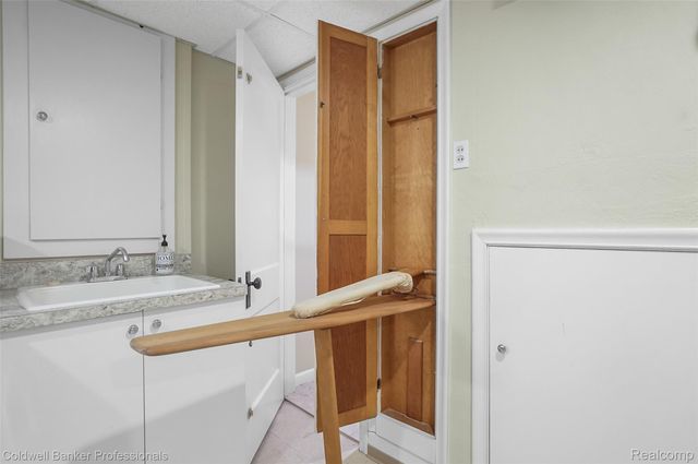 19905 Beverly Road, Beverly Hills Village, MI 48025