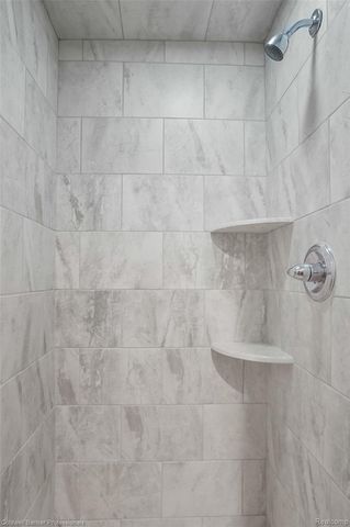 19905 Beverly Road, Beverly Hills Village, MI 48025