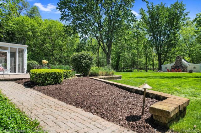 19905 Beverly Road, Beverly Hills Village, MI 48025