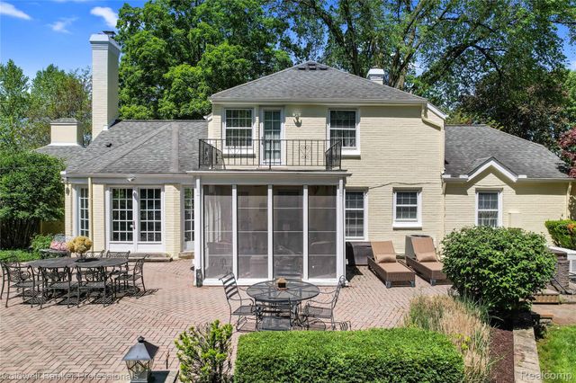 19905 Beverly Road, Beverly Hills Village, MI 48025