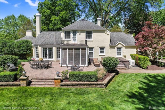 19905 Beverly Road, Beverly Hills Village, MI 48025