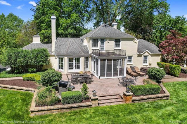 19905 Beverly Road, Beverly Hills Village, MI 48025