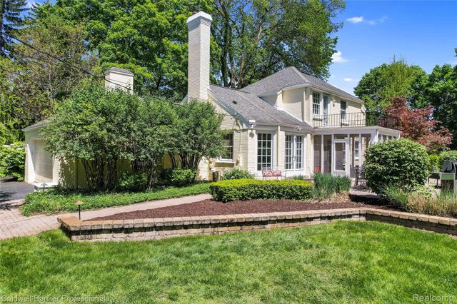 19905 Beverly Road, Beverly Hills Village, MI 48025