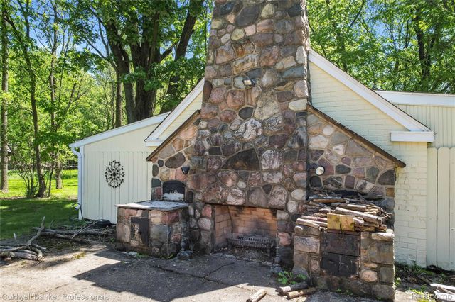 19905 Beverly Road, Beverly Hills Village, MI 48025