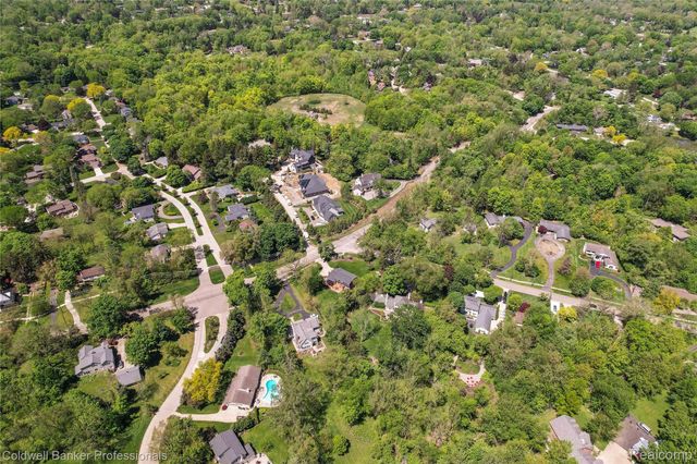 19905 Beverly Road, Beverly Hills Village, MI 48025