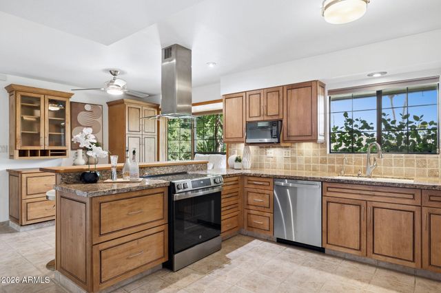 2038 E SOLANO Drive, Phoenix, AZ 85016