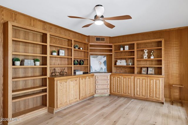 2038 E SOLANO Drive, Phoenix, AZ 85016