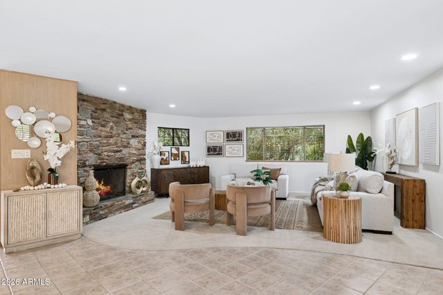 2038 E SOLANO Drive, Phoenix, AZ 85016