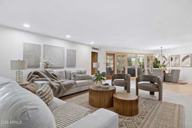 2038 E SOLANO Drive, Phoenix, AZ 85016