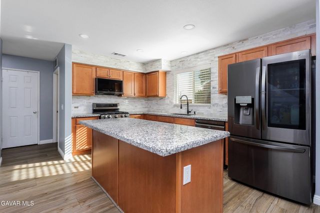 43106 Sondi Drive, Lancaster, CA 93536