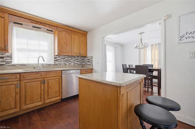 19 Haley DR, Hampton, VA 23661