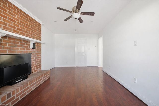 19 Haley DR, Hampton, VA 23661