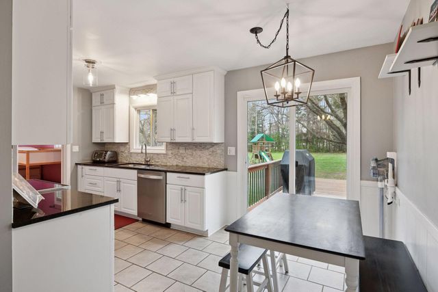 1615 Garland Lane N, Plymouth, MN 55447