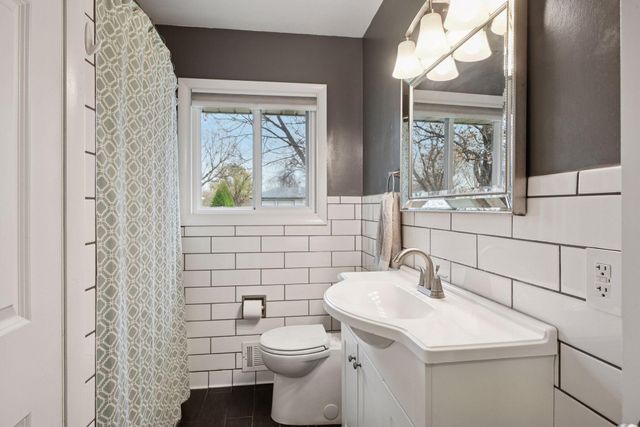 1615 Garland Lane N, Plymouth, MN 55447