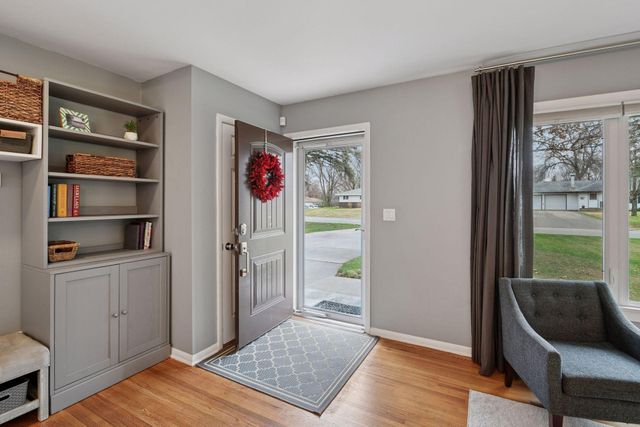 1615 Garland Lane N, Plymouth, MN 55447