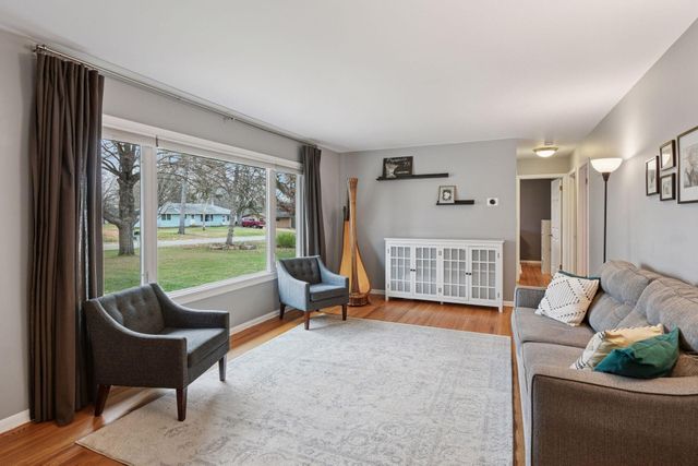 1615 Garland Lane N, Plymouth, MN 55447