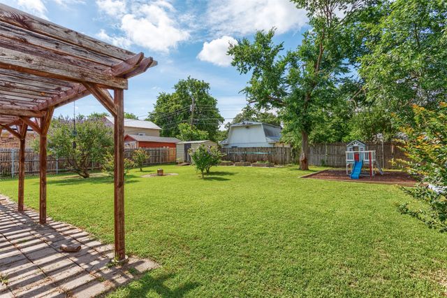 502 E Alexander Lane, Euless, TX 76040