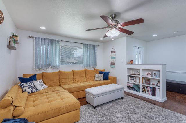 502 E Alexander Lane, Euless, TX 76040