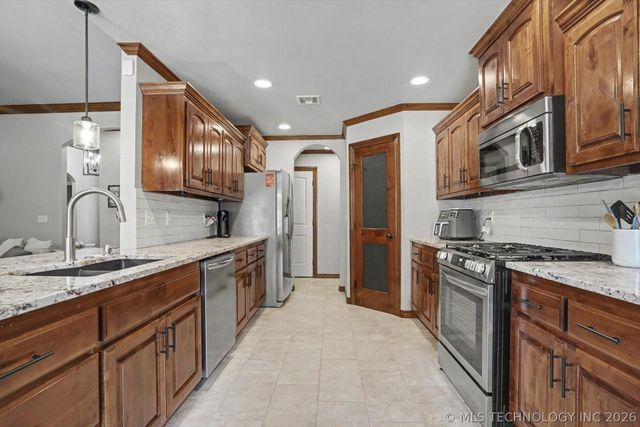14875 N 148th East Avenue, Collinsville, OK 74021