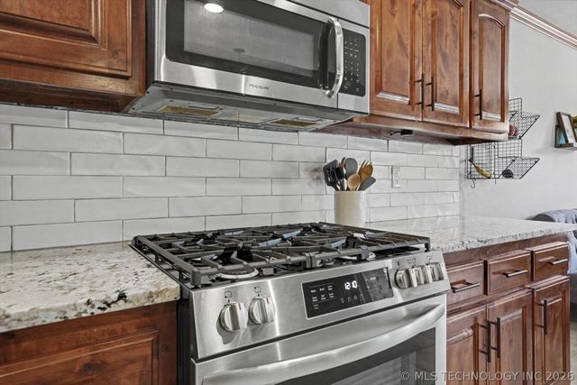 14875 N 148th East Avenue, Collinsville, OK 74021