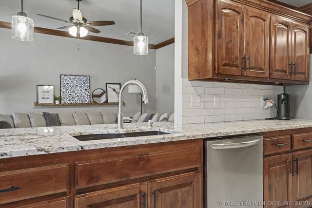 14875 N 148th East Avenue, Collinsville, OK 74021