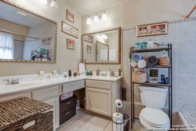 6250 Candleview Ct, San Antonio, TX 78244