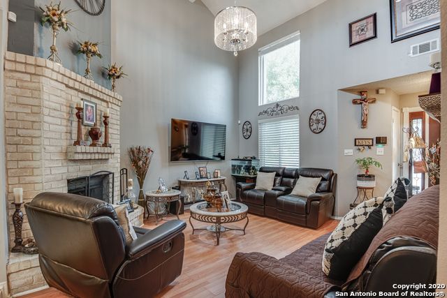 6250 Candleview Ct, San Antonio, TX 78244