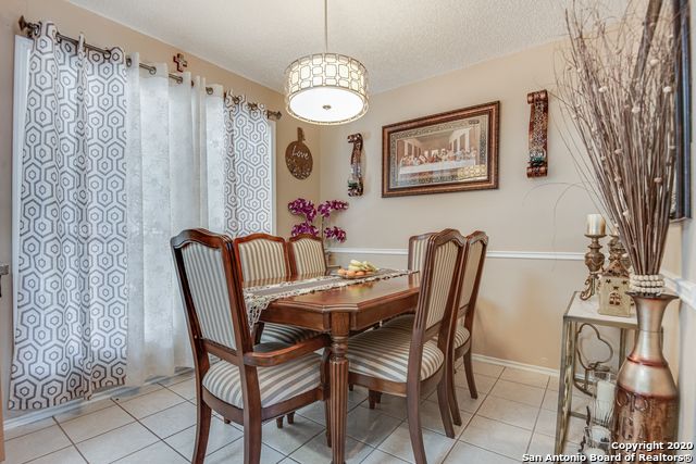 6250 Candleview Ct, San Antonio, TX 78244